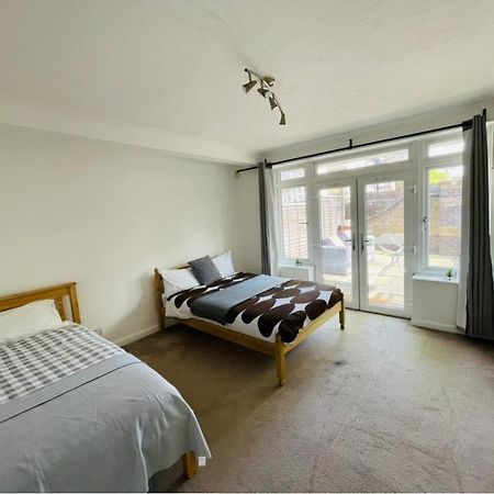 Up To 3 People, Room In A Share House With Private Garden Access ลอนดอน ภายนอก รูปภาพ